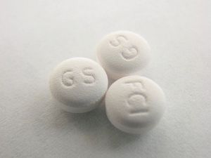 640px-Paroxetine_pill